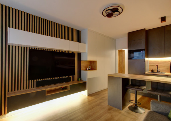 Prenájom - garzónka s balkónom a pivnicou,Ružinov II, Ondavská ulica.