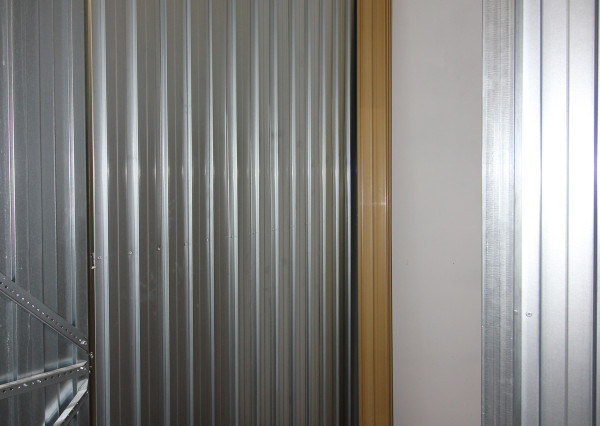 Prenájom - garzónka s balkónom a pivnicou,Ružinov II, Ondavská ulica.