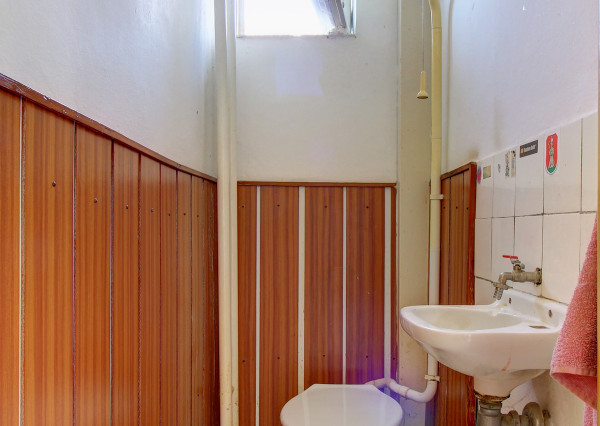 Na predaj: 4 izbový rodinný dom na pozemku 481 m², obec Dobrohošť