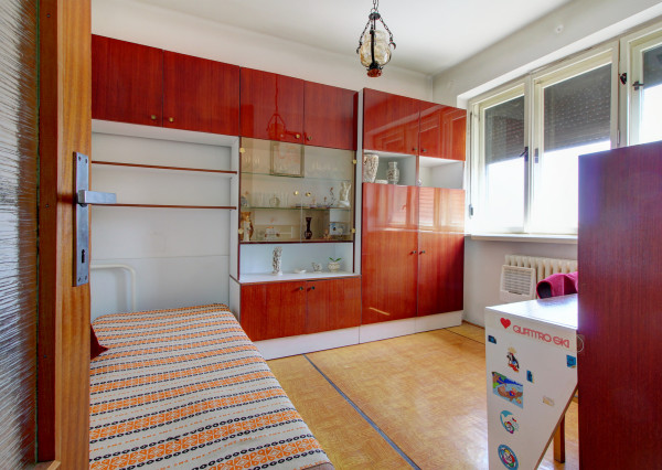 Na predaj: 4 izbový rodinný dom na pozemku 481 m², obec Dobrohošť