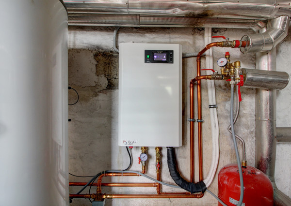 Na predaj: 4 izbový rodinný dom na pozemku 481 m², obec Dobrohošť