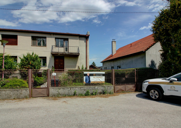Na predaj: 4 izbový rodinný dom na pozemku 481 m², obec Dobrohošť