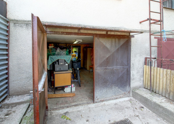 Na predaj: 4 izbový rodinný dom na pozemku 481 m², obec Dobrohošť