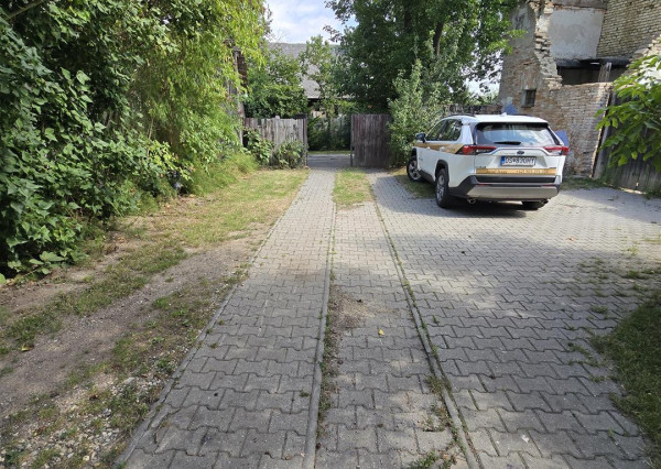 Na predaj stavebný pozemok v Miloslavove, 431 m2