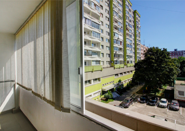 Na predaj dvojgarsónka De Luxe so zasklenou loggiou  – Pečnianska ulica, Petržalka