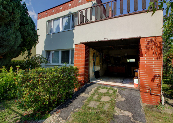 Na predaj: 3izbový rodinný dom s garážou , pozemok 757 m² - Kvetoslavov