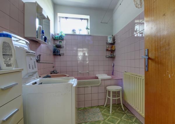 Na predaj: 3izbový rodinný dom s garážou , pozemok 757 m² - Kvetoslavov