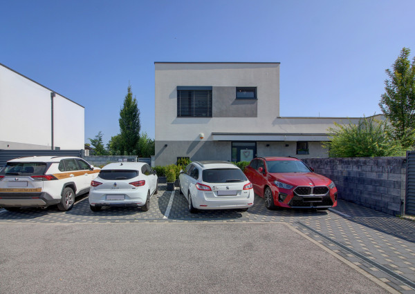 REZERVOVANÉ - Na predaj štýlový 4i RD v Rovinke