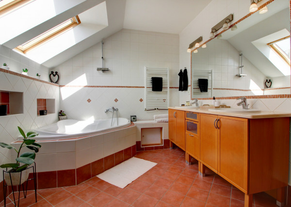 NOVINKA - 5i RD s UP 214m², pozemok 625m² Hamuliakovo