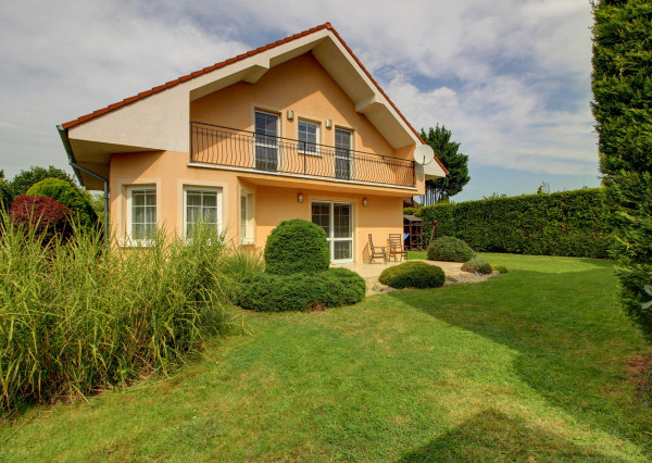 NOVINKA - 5i RD s UP 214m², pozemok 625m² Hamuliakovo