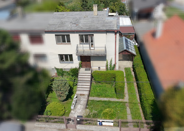 Na predaj: 4 izbový rodinný dom na pozemku 481 m², obec Dobrohošť