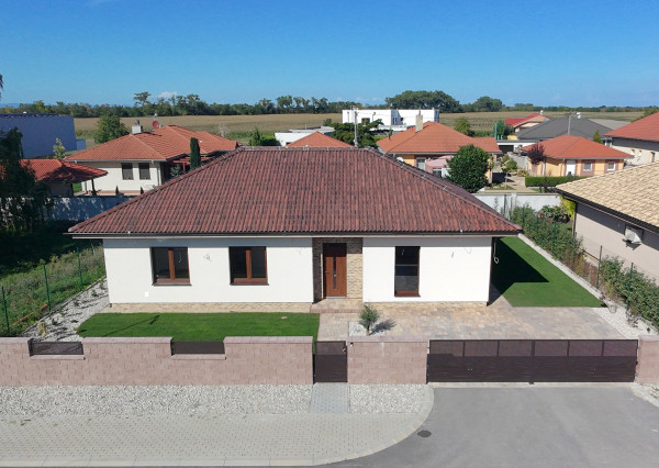 Na predaj: 4izbový rodinný dom – Šamorín-Bučuháza, stav nadštandard