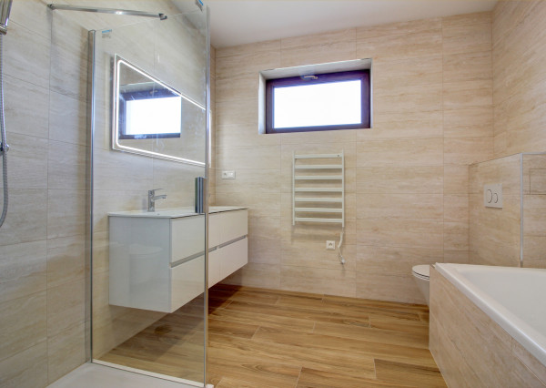 Na predaj: 4izbový rodinný dom – Šamorín-Bučuháza,  stav nadštandard