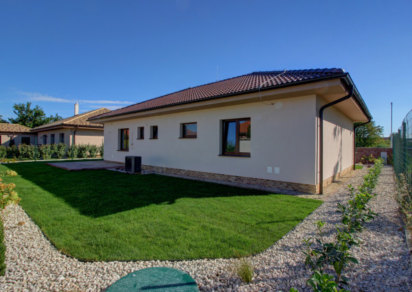 Na predaj: 4izbový rodinný dom – Šamorín-Bučuháza,  stav nadštandard