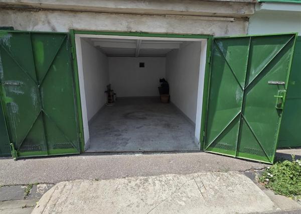 Na prenájom: Garáž 20 m², Gusevova ulica ,  BA-Ružinov