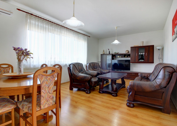 Predaj 5-izbového rodinného domu s pivnicou a krásnou záhradou – Veľká Paka