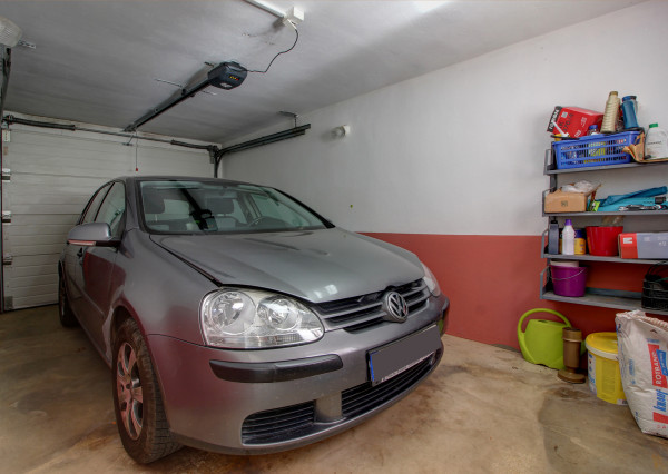 Predaj 5-izbového rodinného domu s pivnicou a krásnou záhradou – Veľká Paka