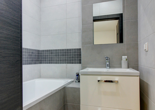 Na predaj 4- izbový rodinný dom s dvojgarážou a záhradným domom v Maslovciach