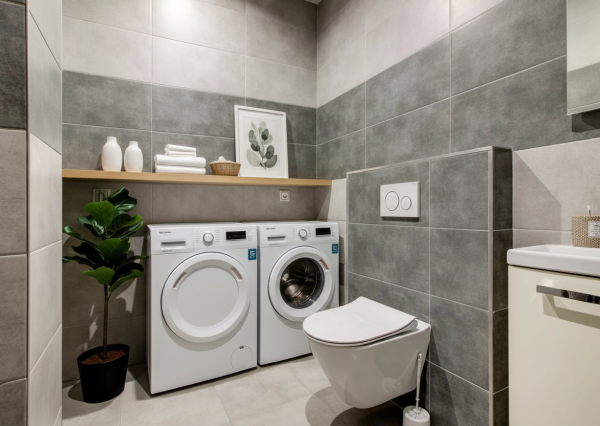 Na predaj 4- izbový rodinný dom s dvojgarážou a záhradným domom v Maslovciach