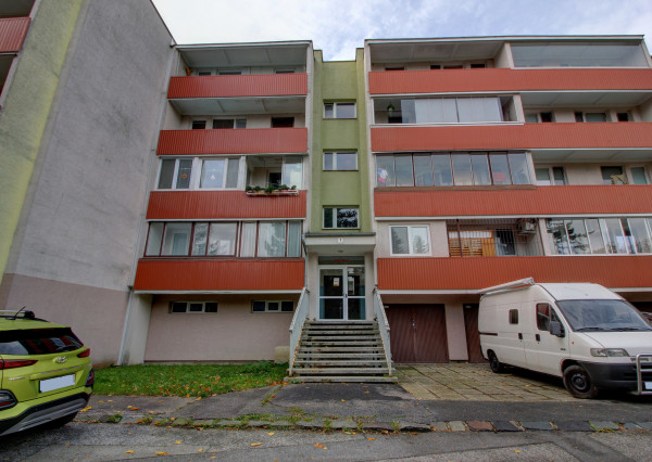 PRENÁJOM - 1 izbový byt - BA Dúbravka, Sokolíkova ulica