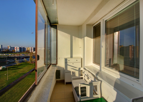 Na predaj útulná garsónka s loggiou – Bratislava, Petržalka, Topoľčianska ulica