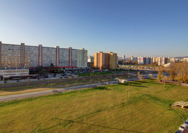 Na predaj útulná garsónka s loggiou – Bratislava, Petržalka, Topoľčianska ulica