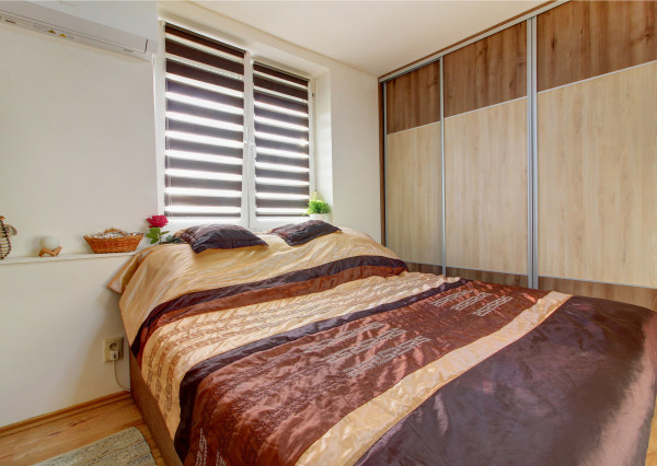 Na predaj 3 izbový byt, kompletne zrekonštruovaný, samostatný, s garážou,  s 2 pivnicami a predzáhradkou