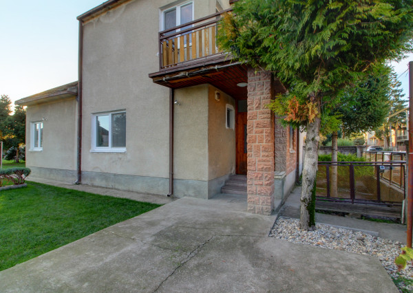 Na predaj 5-izbový rodinný dom s garážou na 954 m² pozemku - Kvetoslavov