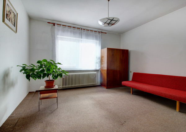 Na predaj 5-izbový rodinný dom s garážou na 954 m² pozemku - Kvetoslavov