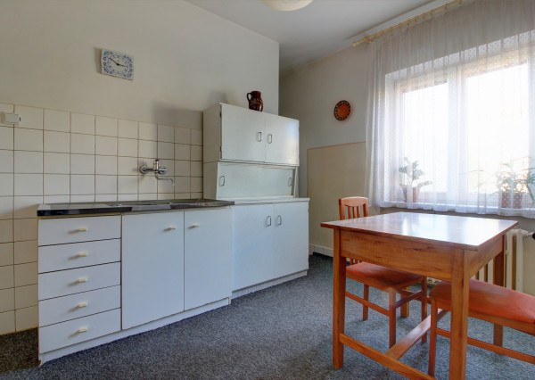 Na predaj 5-izbový rodinný dom s garážou na 954 m² pozemku - Kvetoslavov