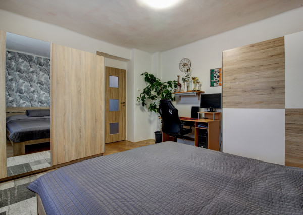 Na predaj 5-izbový rodinný dom s garážou na 954 m² pozemku - Kvetoslavov