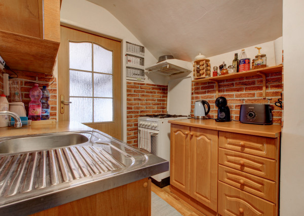 Na predaj 5-izbový rodinný dom s garážou na 954 m² pozemku - Kvetoslavov