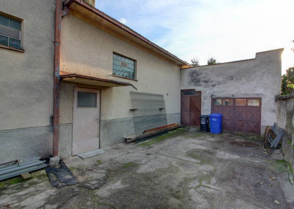 Na predaj 5-izbový rodinný dom s garážou na 954 m² pozemku - Kvetoslavov