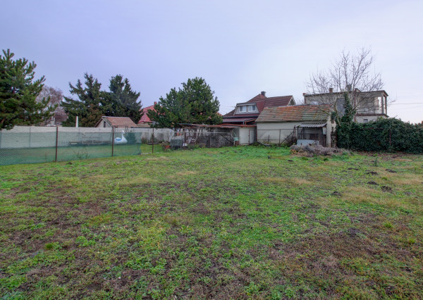 Na predaj: 4izbový rodinný dom s garážou , pozemok 800 m² - Čakany