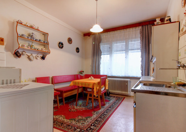 Na predaj: 4izbový rodinný dom s garážou , pozemok 800 m² - Čakany