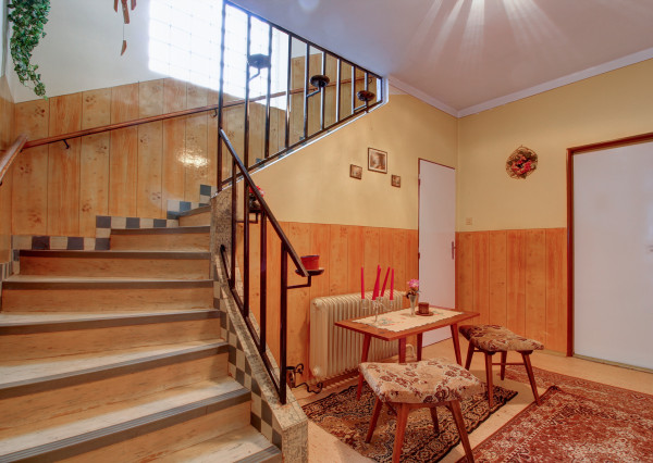 Na predaj: 4izbový rodinný dom s garážou , pozemok 800 m² - Čakany