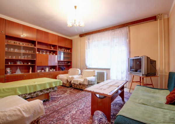 Na predaj: 4izbový rodinný dom s garážou , pozemok 800 m² - Čakany