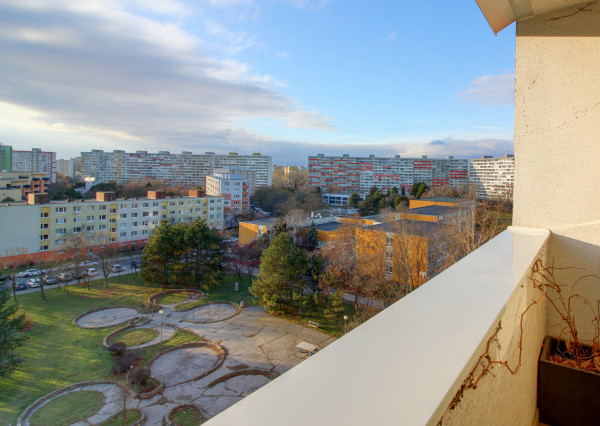 Klimatizovaný, zariadený 3-izbový byt s dvoma loggiami – BA Petržalka, Osuského ulica