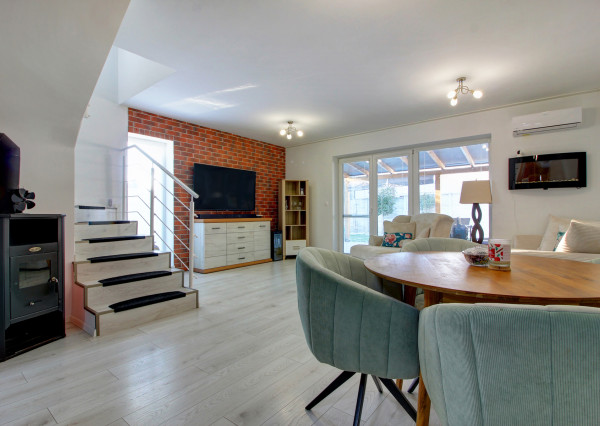 Moderný 4-izbový mezonet so záhradou a parkovaním – Rovinka