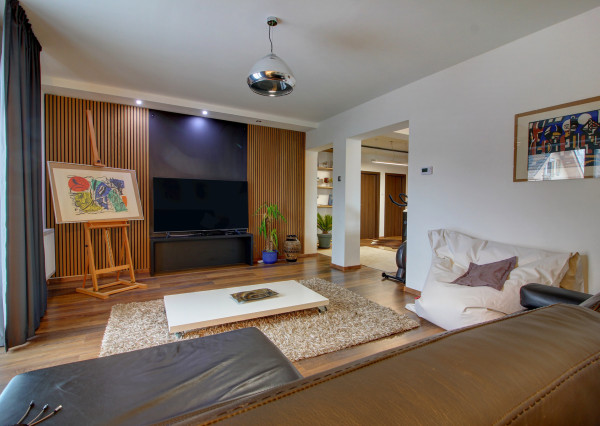 Na predaj dvojgeneračný 5-izbový rodinný dom v Šamoríne- Čilistov