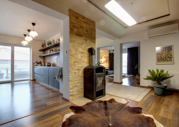 Na predaj dvojgeneračný 5-izbový rodinný dom v Šamoríne- Čilistov