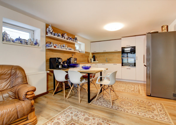 Na predaj dvojgeneračný 5-izbový rodinný dom v Šamoríne- Čilistov