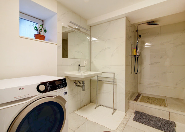 Na predaj dvojgeneračný 5-izbový rodinný dom v Šamoríne- Čilistov