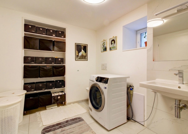 Na predaj dvojgeneračný 5-izbový rodinný dom v Šamoríne- Čilistov