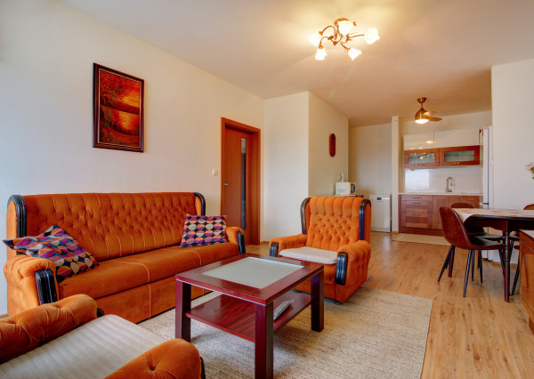 Na prenájom 2i byt v Rovinke s parkovacím státím