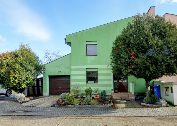 Na predaj: 4izbový rodinný dom s garážou – Šamorín-Mliečno