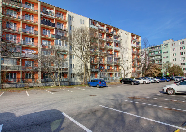 Na predaj zrekonštruovaný 3 izbový byt, ul. Súmračná, Ostredky, Ružinov, Bratislava