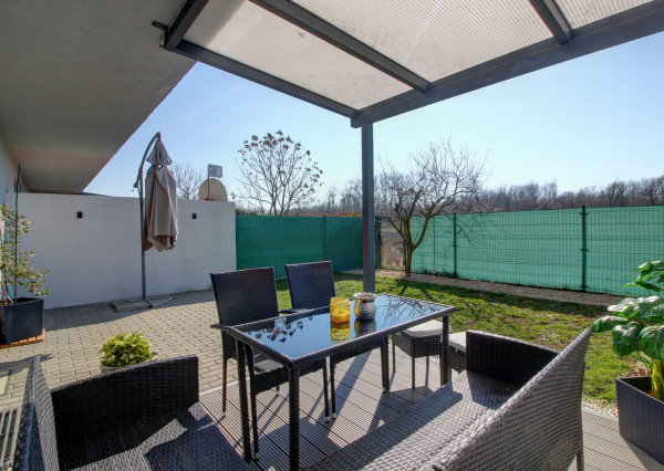 Dizajnový 3-iz. byt so záhradou Dunajská Riviéra, Hamuliakovo