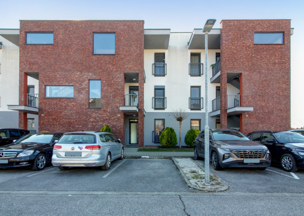 Dizajnový 3-iz. byt so záhradou Dunajská Riviéra, Hamuliakovo