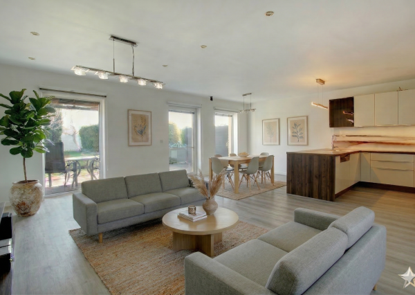 Na predaj priestranný 164 m² 4-i. RD s garážou Rovinka – Jasná ul.